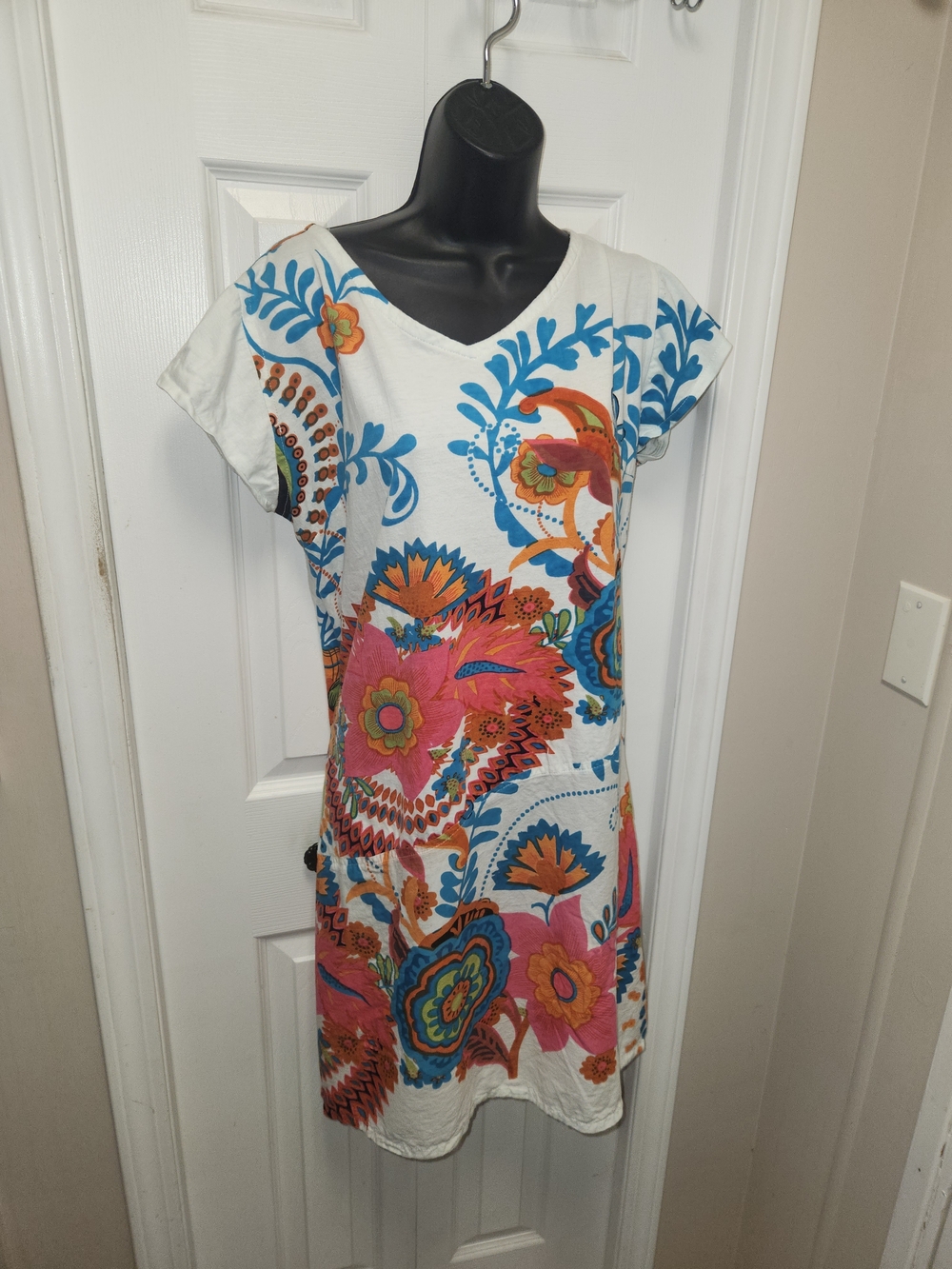 🍉Leopards & Roses White Dress with Bold Floral Print